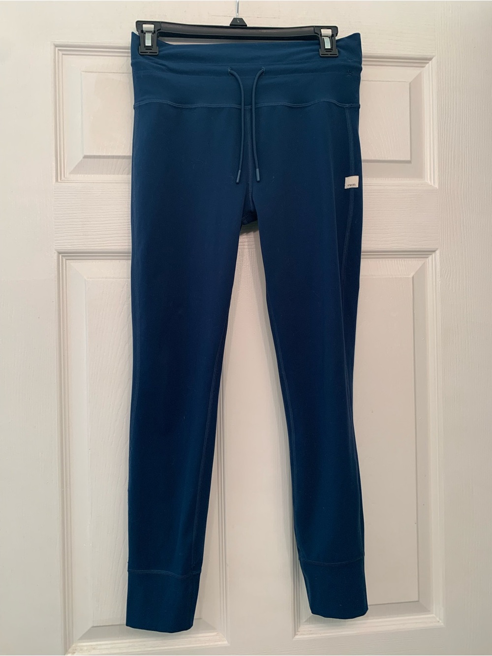 Vuori daily drawstring deep blue legging size medium gym walk